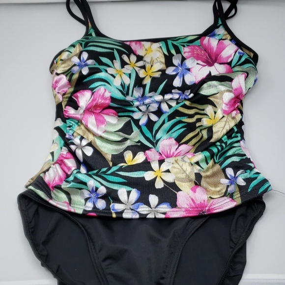 Kirkland Signature Other - NWOT Miracle swimsuit